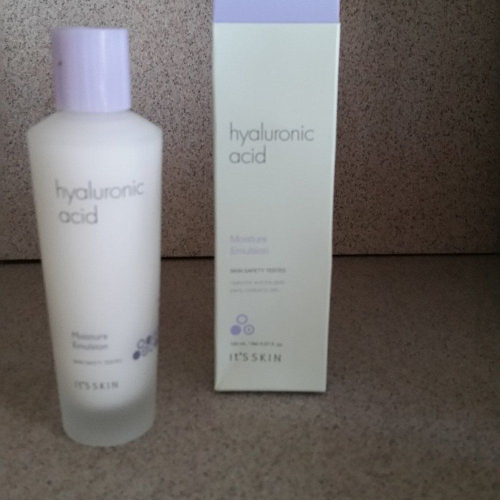it's skin hyaluronic acid Moisture Emulsion NIB
